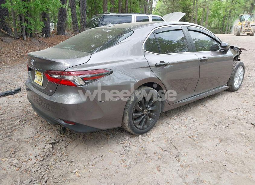 Photo 4 of 2021 Toyota Camry LE (VIN 4T1C11AK7MU616529)