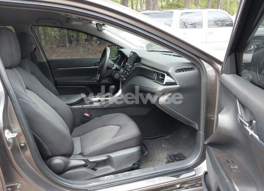 Photo 5 of 2021 Toyota Camry LE (VIN 4T1C11AK7MU616529)