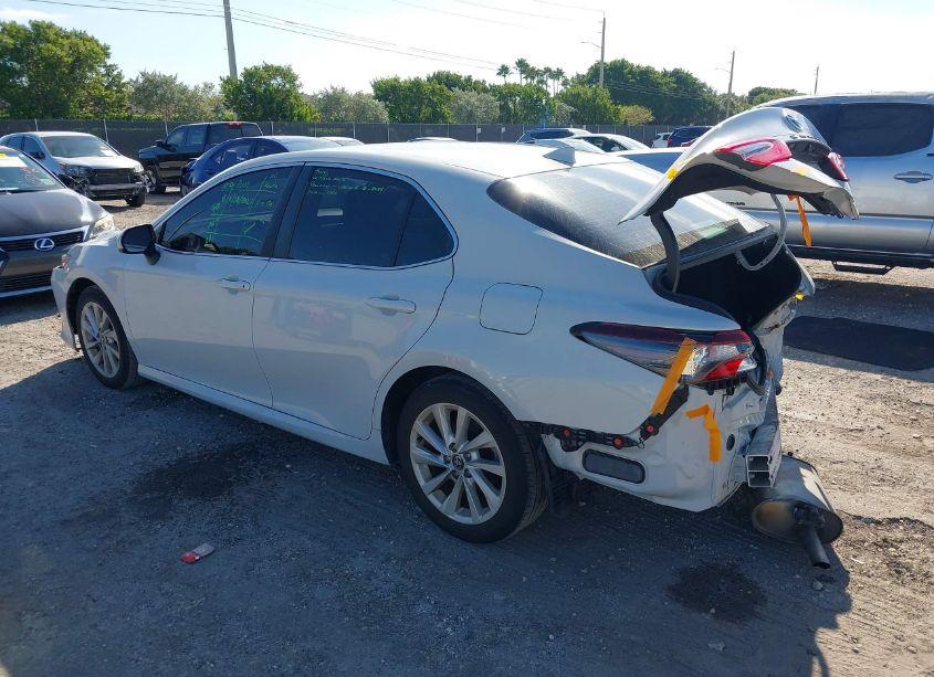 Photo 3 of 2022 Toyota Camry LE (VIN 4T1C11AK7NU008477)