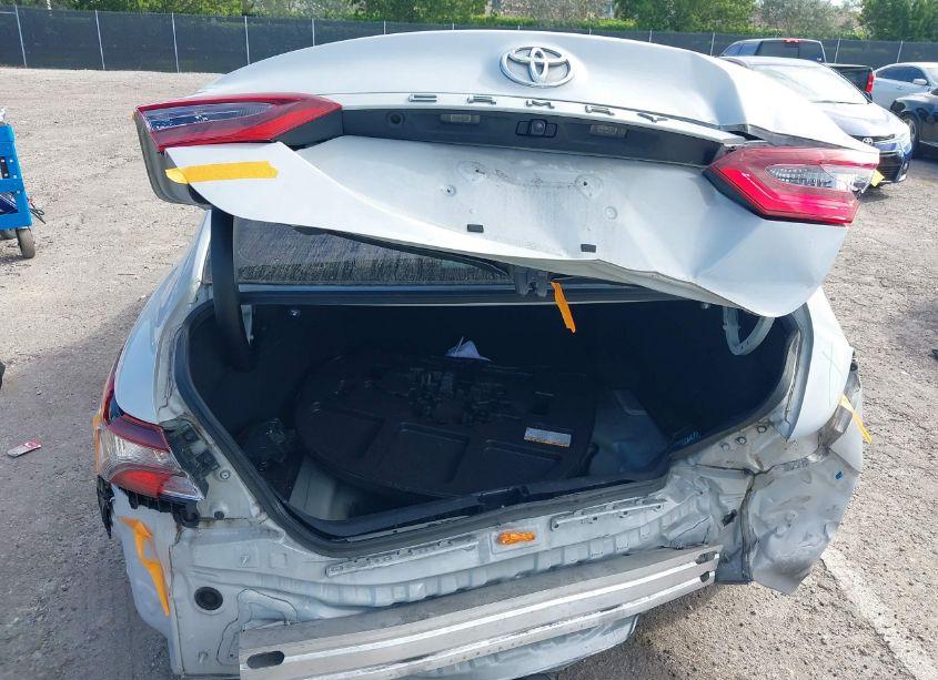 Photo 6 of 2022 Toyota Camry LE (VIN 4T1C11AK7NU008477)