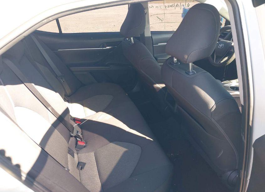 Photo 8 of 2022 Toyota Camry LE (VIN 4T1C11AK7NU008477)