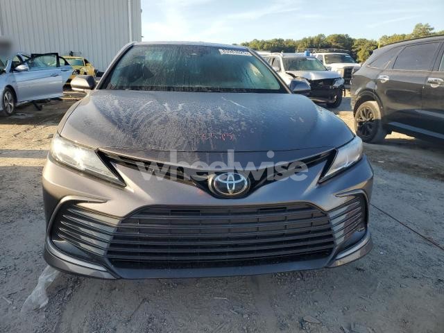 2022 TOYOTA CAMRY LE (VIN 4T1C11AK7NU068761) main photo