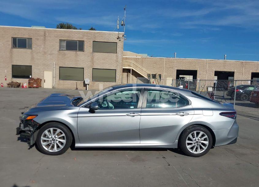 Photo 14 of 2022 Toyota Camry LE (VIN 4T1C11AK7NU621666)