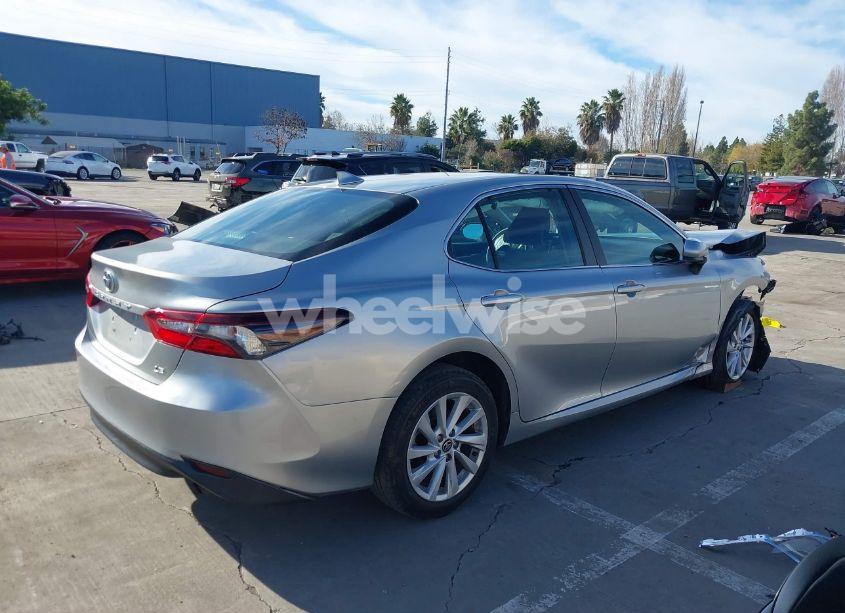 Photo 4 of 2022 Toyota Camry LE (VIN 4T1C11AK7NU621666)
