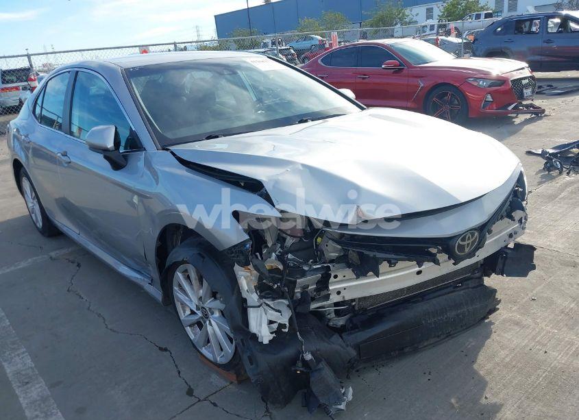 Photo 6 of 2022 Toyota Camry LE (VIN 4T1C11AK7NU621666)