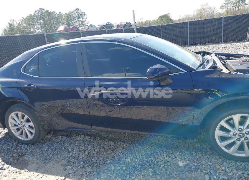 Photo 13 of 2022 Toyota Camry LE (VIN 4T1C11AK7NU642811)