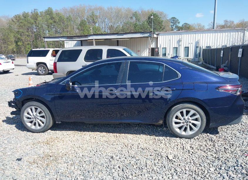 Photo 14 of 2022 Toyota Camry LE (VIN 4T1C11AK7NU642811)
