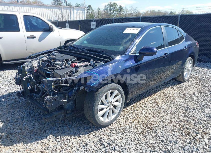 Photo 2 of 2022 Toyota Camry LE (VIN 4T1C11AK7NU642811)