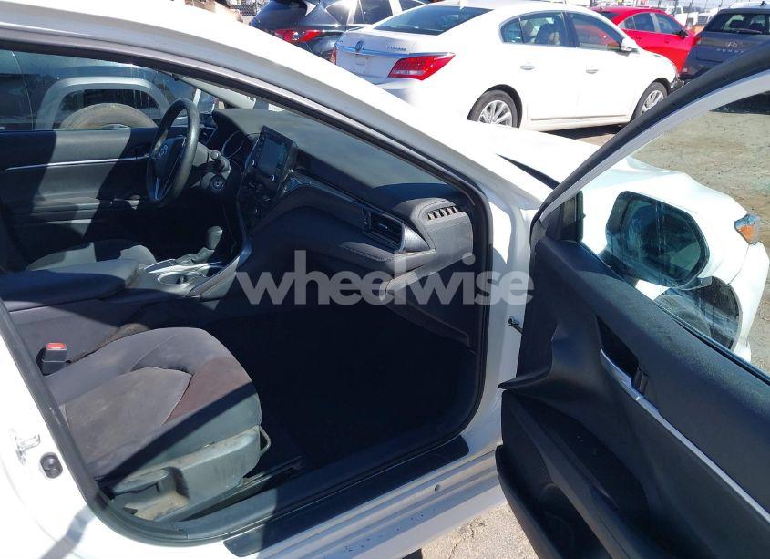 Photo 5 of 2022 Toyota Camry LE (VIN 4T1C11AK7NU643988)