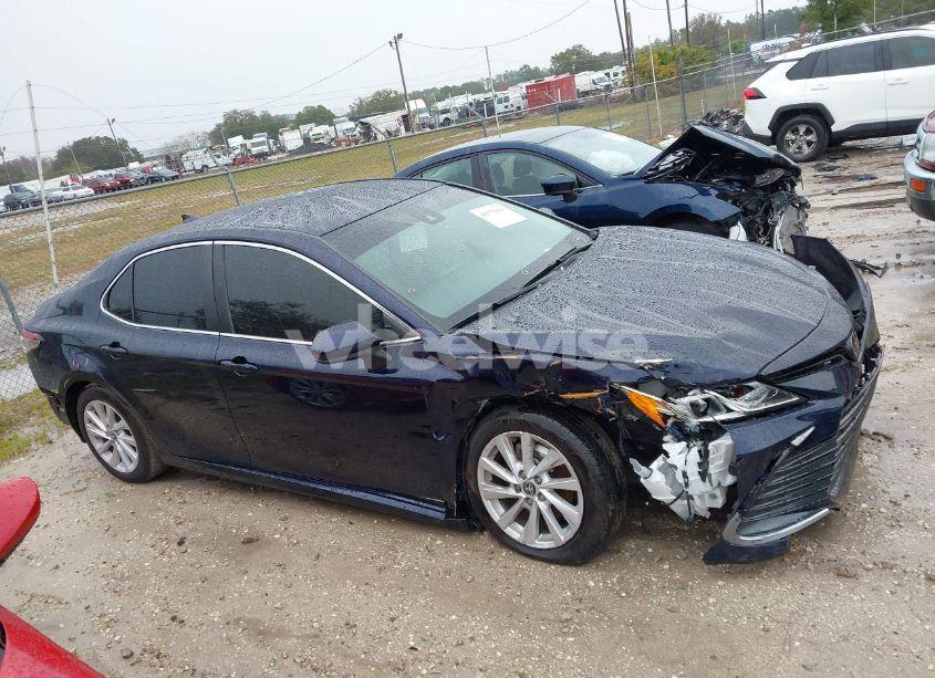 Photo 13 of 2022 Toyota Camry LE (VIN 4T1C11AK7NU659978)