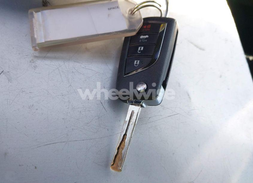 Photo 11 of 2022 Toyota Camry LE (VIN 4T1C11AK7NU662122)