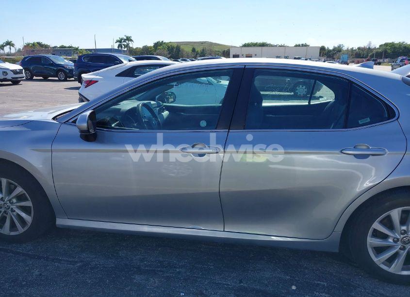 Photo 14 of 2022 Toyota Camry LE (VIN 4T1C11AK7NU662122)