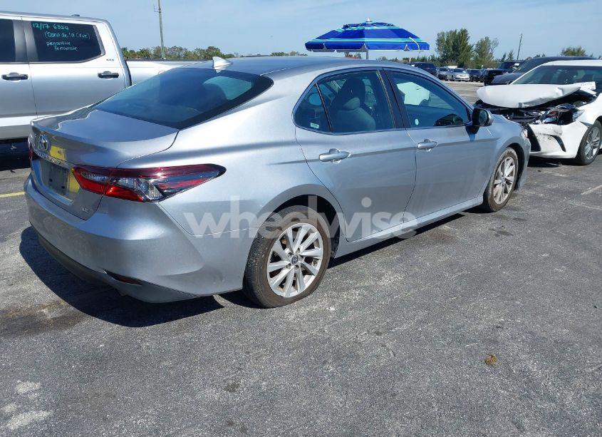 Photo 4 of 2022 Toyota Camry LE (VIN 4T1C11AK7NU662122)