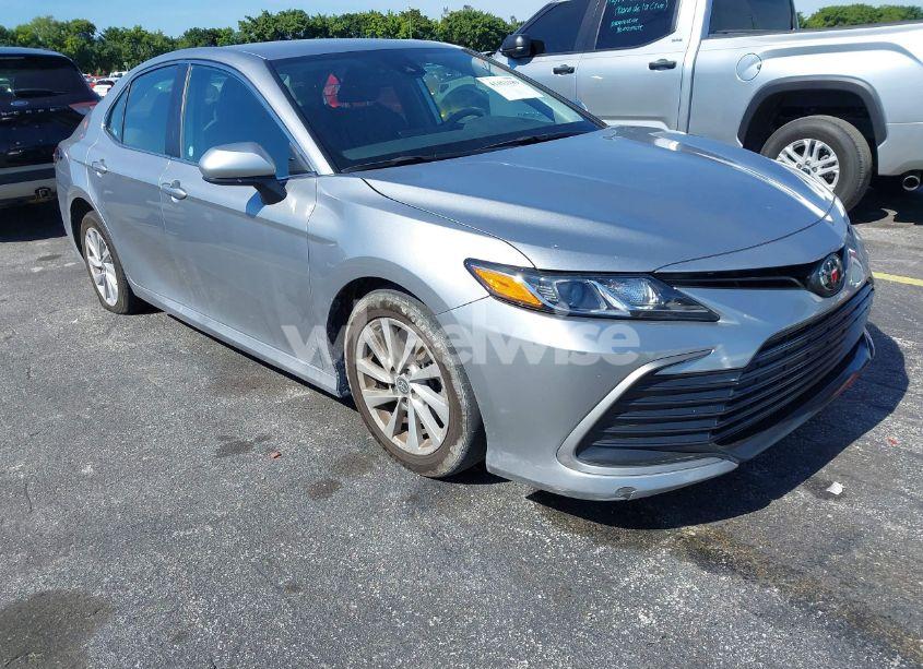 Photo 6 of 2022 Toyota Camry LE (VIN 4T1C11AK7NU662122)