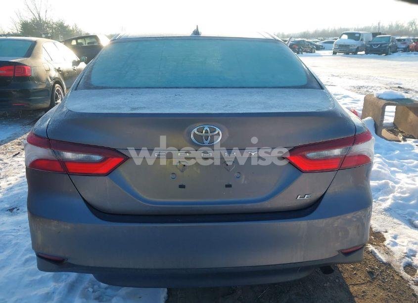 Photo 16 of 2022 Toyota Camry LE (VIN 4T1C11AK7NU674495)