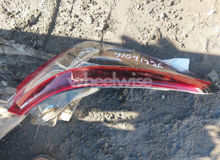 Photo 11 of 2022 Toyota Camry LE (VIN 4T1C11AK7NU677462)