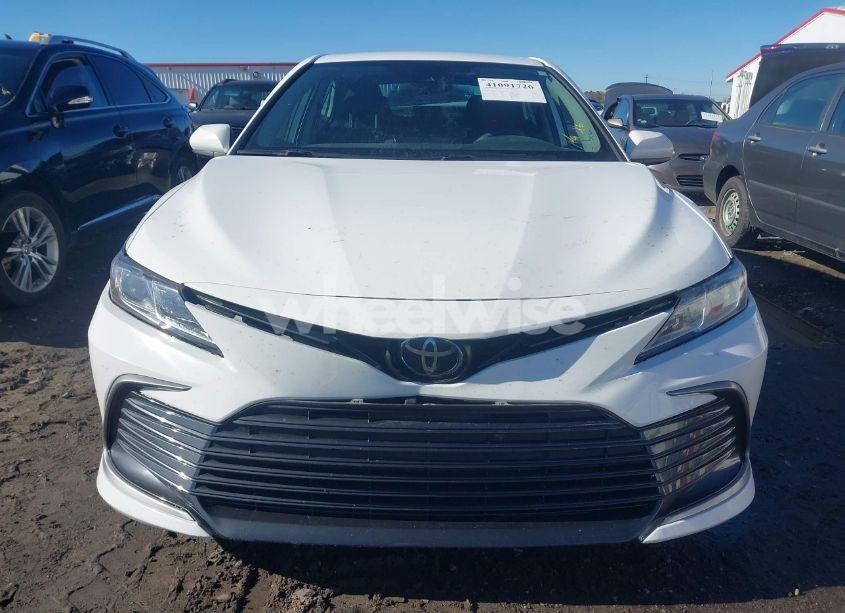 Photo 12 of 2022 Toyota Camry LE (VIN 4T1C11AK7NU677462)