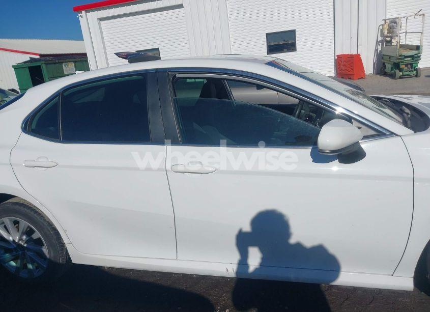 Photo 13 of 2022 Toyota Camry LE (VIN 4T1C11AK7NU677462)