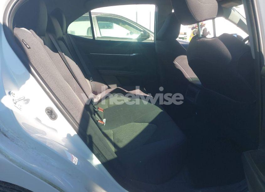 Photo 8 of 2022 Toyota Camry LE (VIN 4T1C11AK7NU677462)