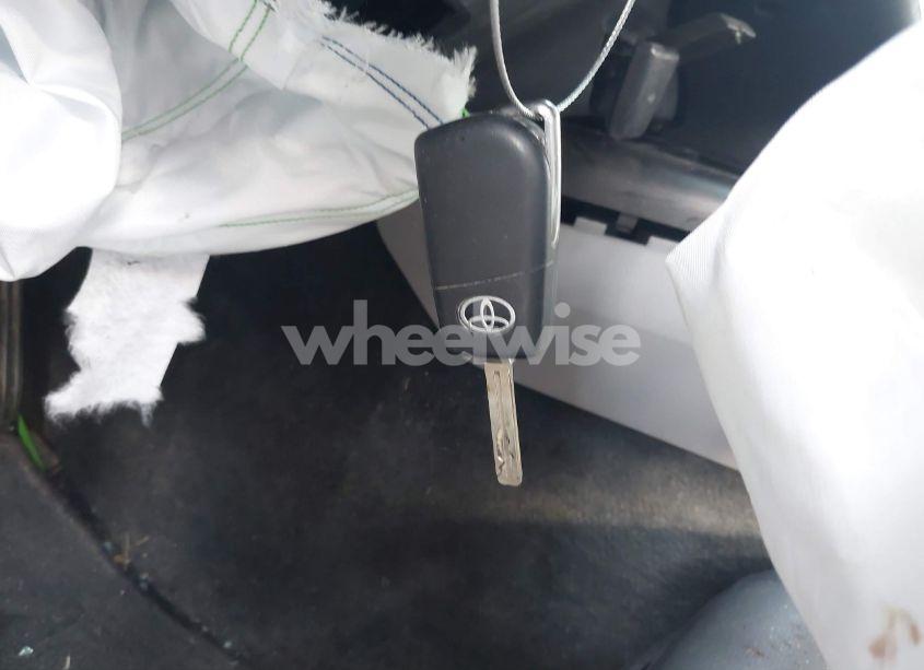 Photo 11 of 2022 Toyota Camry LE (VIN 4T1C11AK7NU679728)