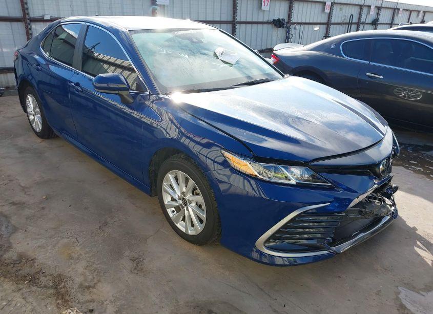 2023 Toyota Camry LE (VIN 4T1C11AK7PU188000) main photo