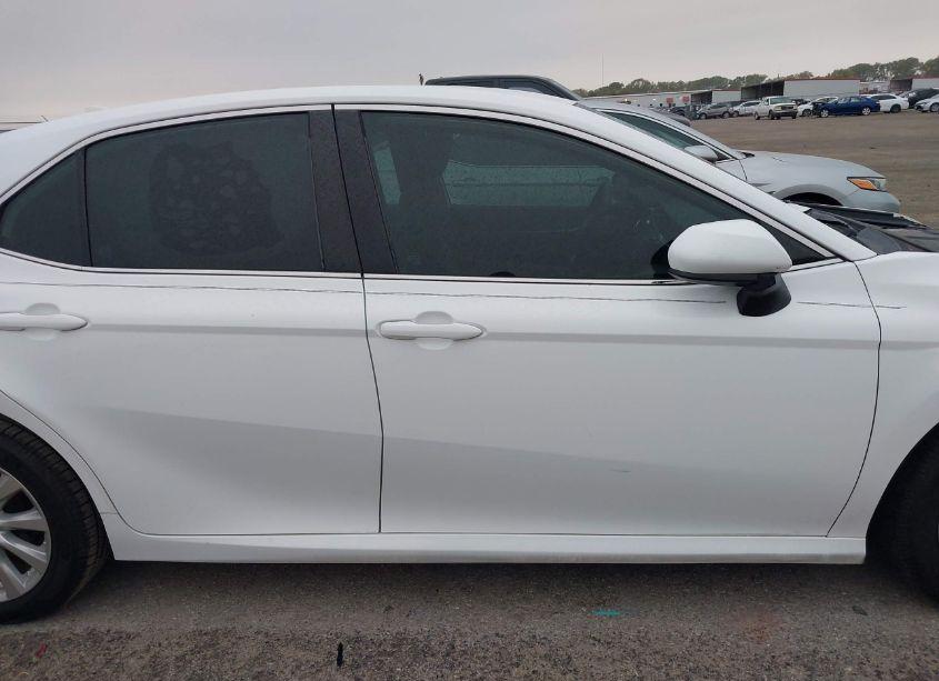 Photo 13 of 2020 Toyota Camry LE (VIN 4T1C11AK8LU312754)