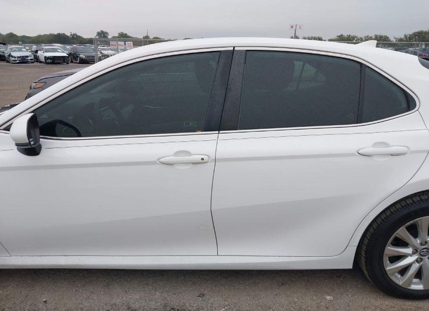 Photo 14 of 2020 Toyota Camry LE (VIN 4T1C11AK8LU312754)