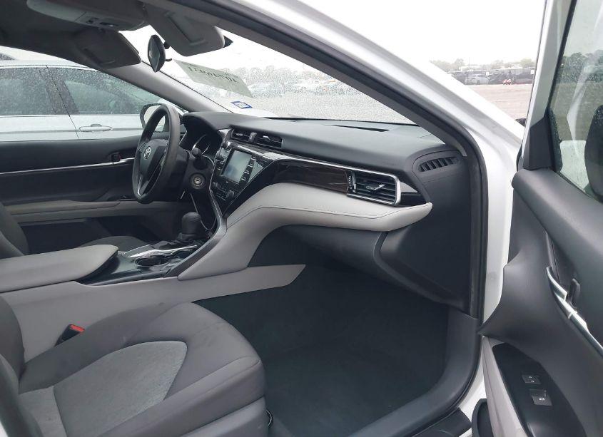 Photo 5 of 2020 Toyota Camry LE (VIN 4T1C11AK8LU312754)