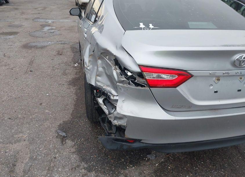 Photo 6 of 2020 Toyota Camry LE (VIN 4T1C11AK8LU338898)