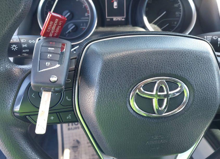 Photo 11 of 2020 Toyota Camry LE (VIN 4T1C11AK8LU359038)