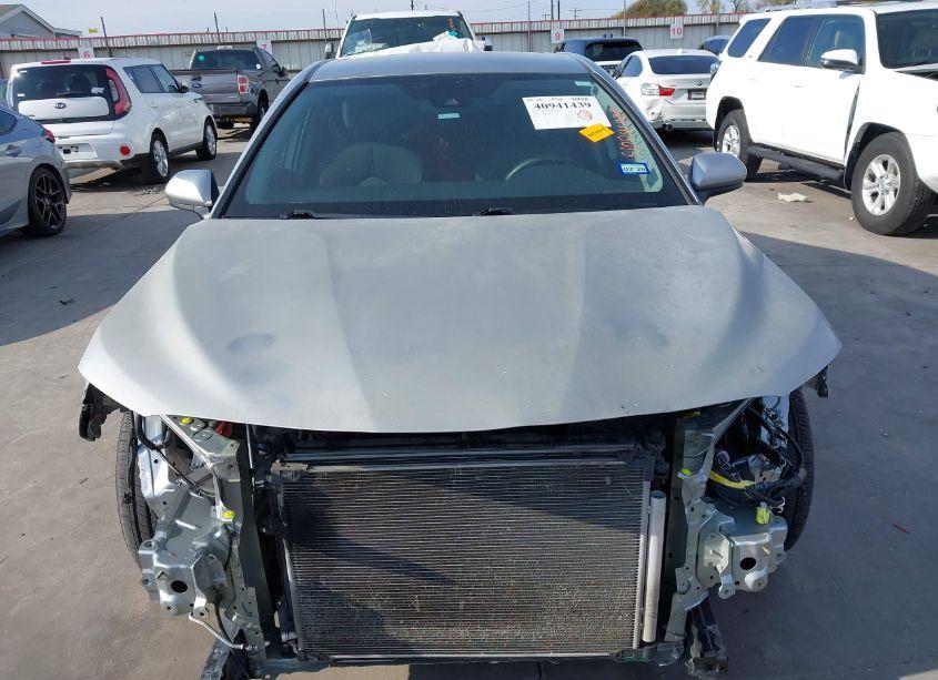 Photo 13 of 2020 Toyota Camry LE (VIN 4T1C11AK8LU359038)