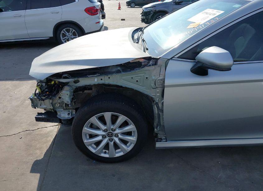 Photo 18 of 2020 Toyota Camry LE (VIN 4T1C11AK8LU359038)
