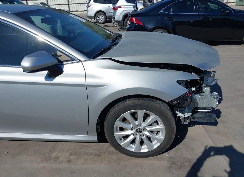 Photo 19 of 2020 Toyota Camry LE (VIN 4T1C11AK8LU359038)