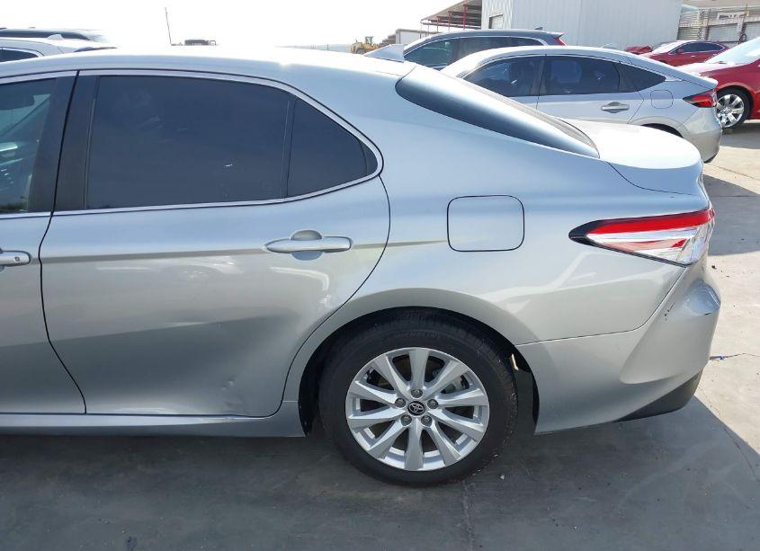 Photo 21 of 2020 Toyota Camry LE (VIN 4T1C11AK8LU359038)