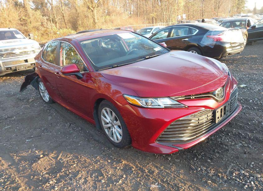 2020 Toyota Camry LE (VIN 4T1C11AK8LU378432) main photo