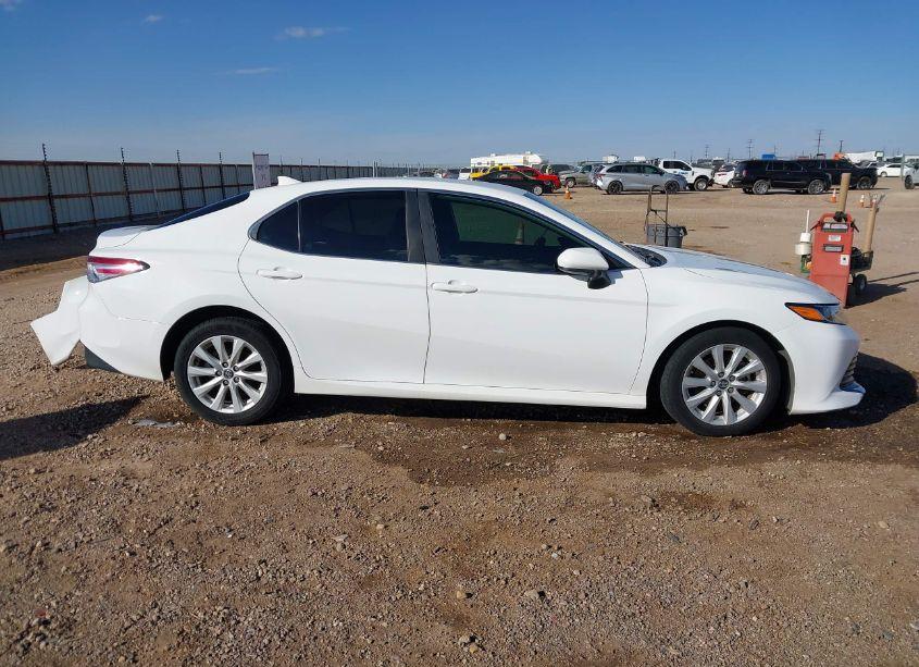 Photo 13 of 2020 Toyota Camry LE (VIN 4T1C11AK8LU877425)