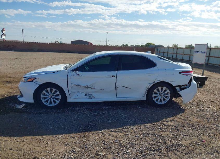 Photo 14 of 2020 Toyota Camry LE (VIN 4T1C11AK8LU877425)