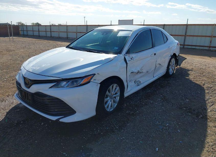 Photo 2 of 2020 Toyota Camry LE (VIN 4T1C11AK8LU877425)