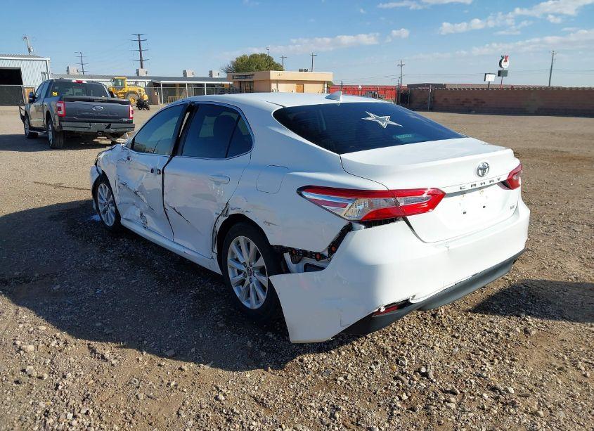 Photo 3 of 2020 Toyota Camry LE (VIN 4T1C11AK8LU877425)