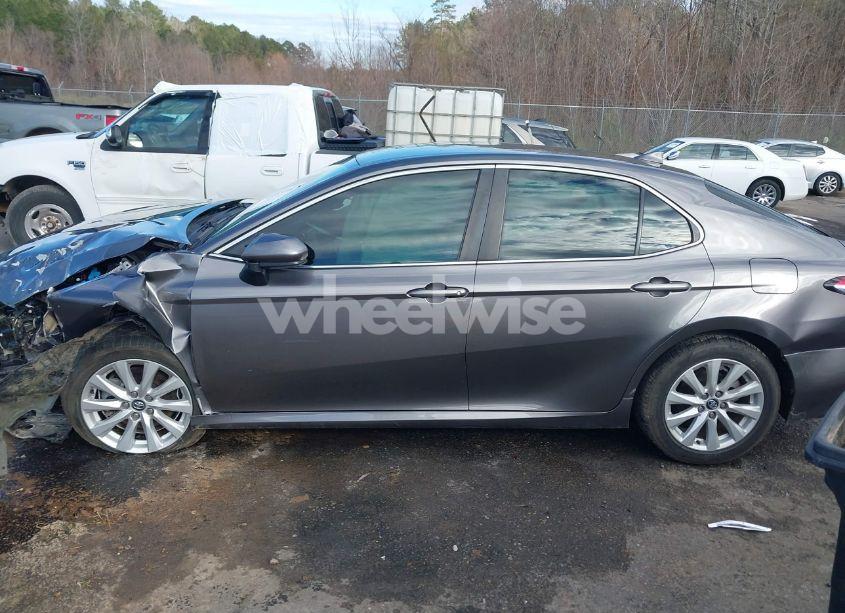 Photo 14 of 2020 Toyota Camry LE (VIN 4T1C11AK8LU893334)