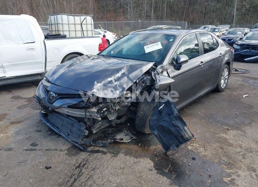 Photo 2 of 2020 Toyota Camry LE (VIN 4T1C11AK8LU893334)