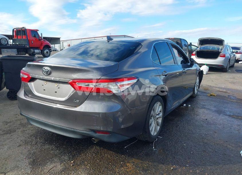 Photo 4 of 2020 Toyota Camry LE (VIN 4T1C11AK8LU893334)