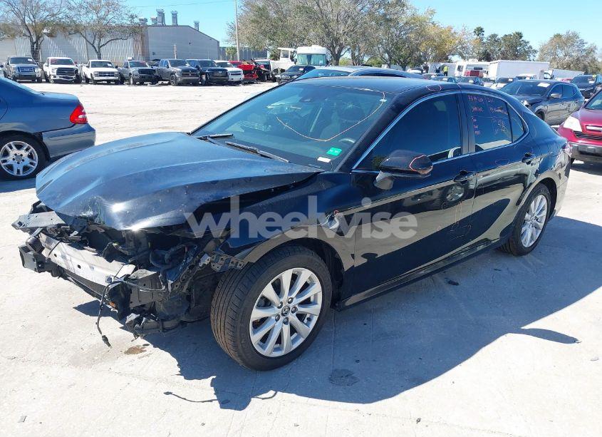 Photo 2 of 2020 Toyota Camry LE (VIN 4T1C11AK8LU896458)