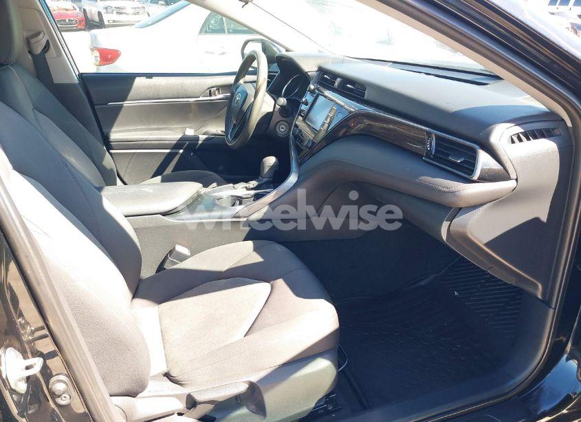 Photo 5 of 2020 Toyota Camry LE (VIN 4T1C11AK8LU896458)