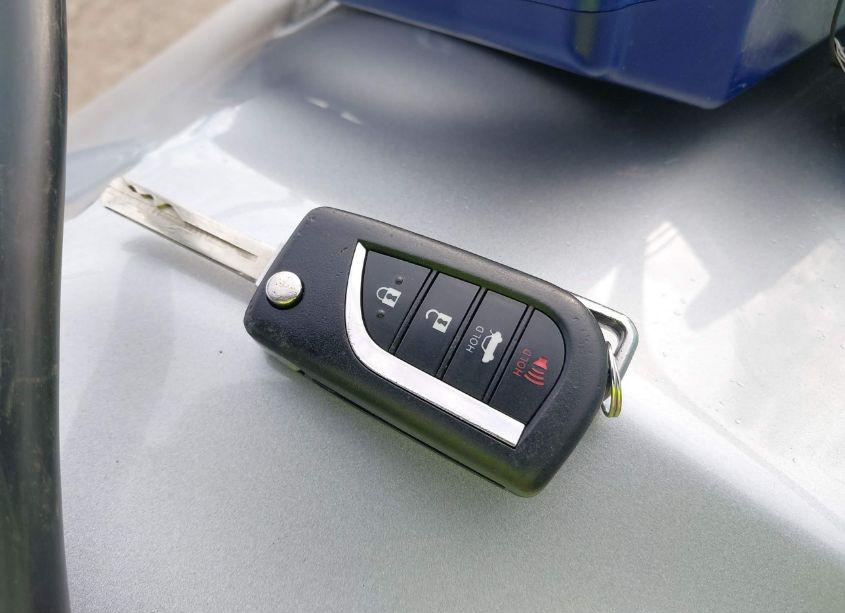 Photo 11 of 2020 Toyota Camry LE (VIN 4T1C11AK8LU933184)