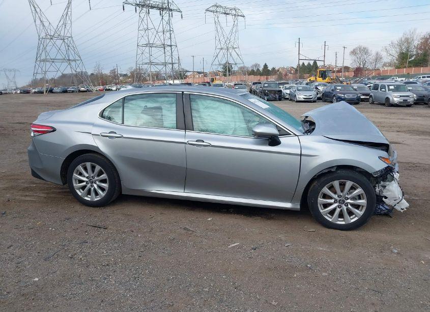 Photo 14 of 2020 Toyota Camry LE (VIN 4T1C11AK8LU933184)