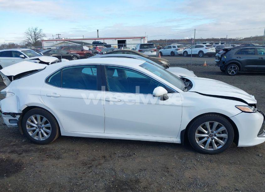 Photo 14 of 2020 Toyota Camry LE (VIN 4T1C11AK8LU959137)