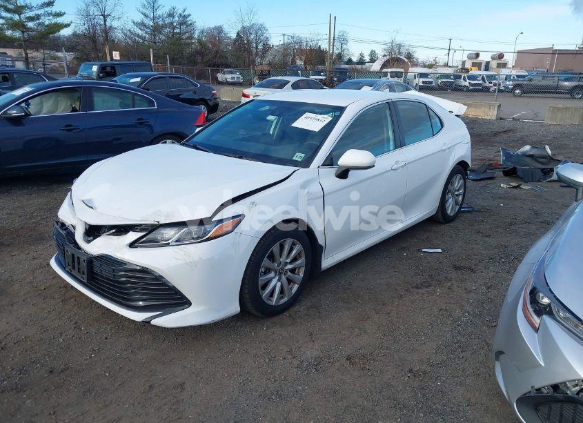 Photo 2 of 2020 Toyota Camry LE (VIN 4T1C11AK8LU959137)