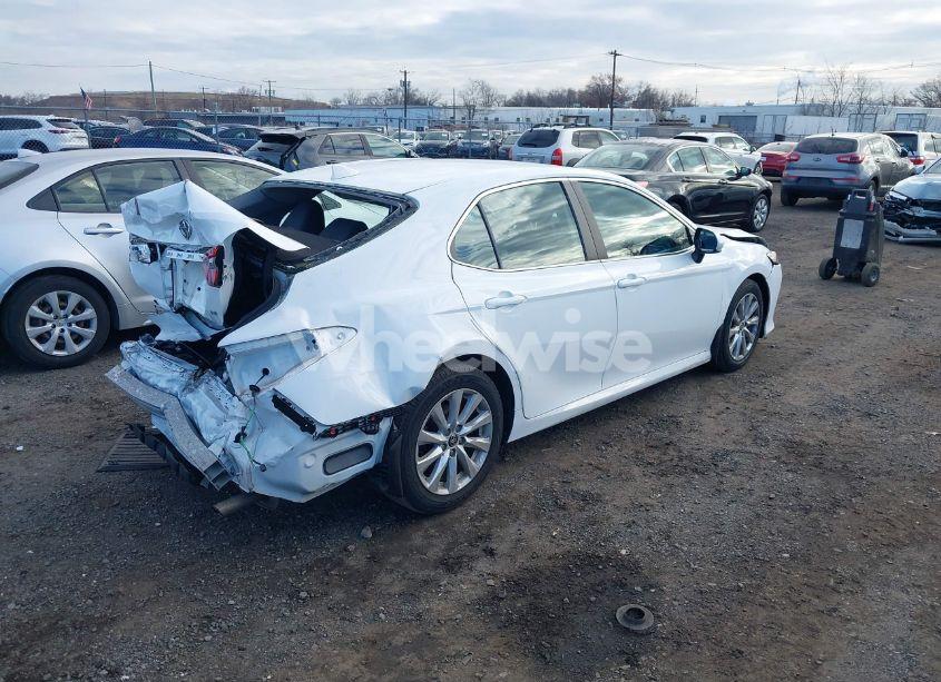 Photo 4 of 2020 Toyota Camry LE (VIN 4T1C11AK8LU959137)