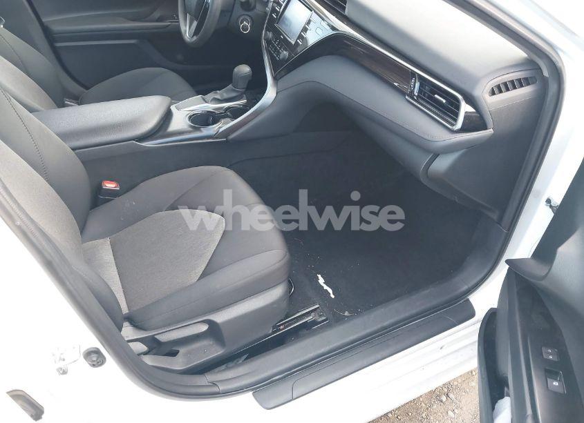 Photo 5 of 2020 Toyota Camry LE (VIN 4T1C11AK8LU959137)